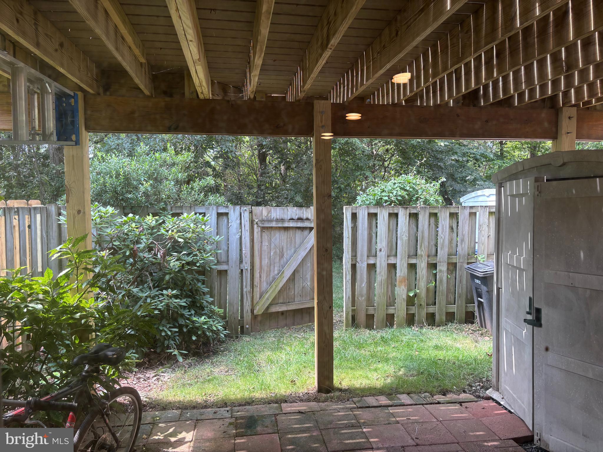 ASHBURN FARM - Residential Lease