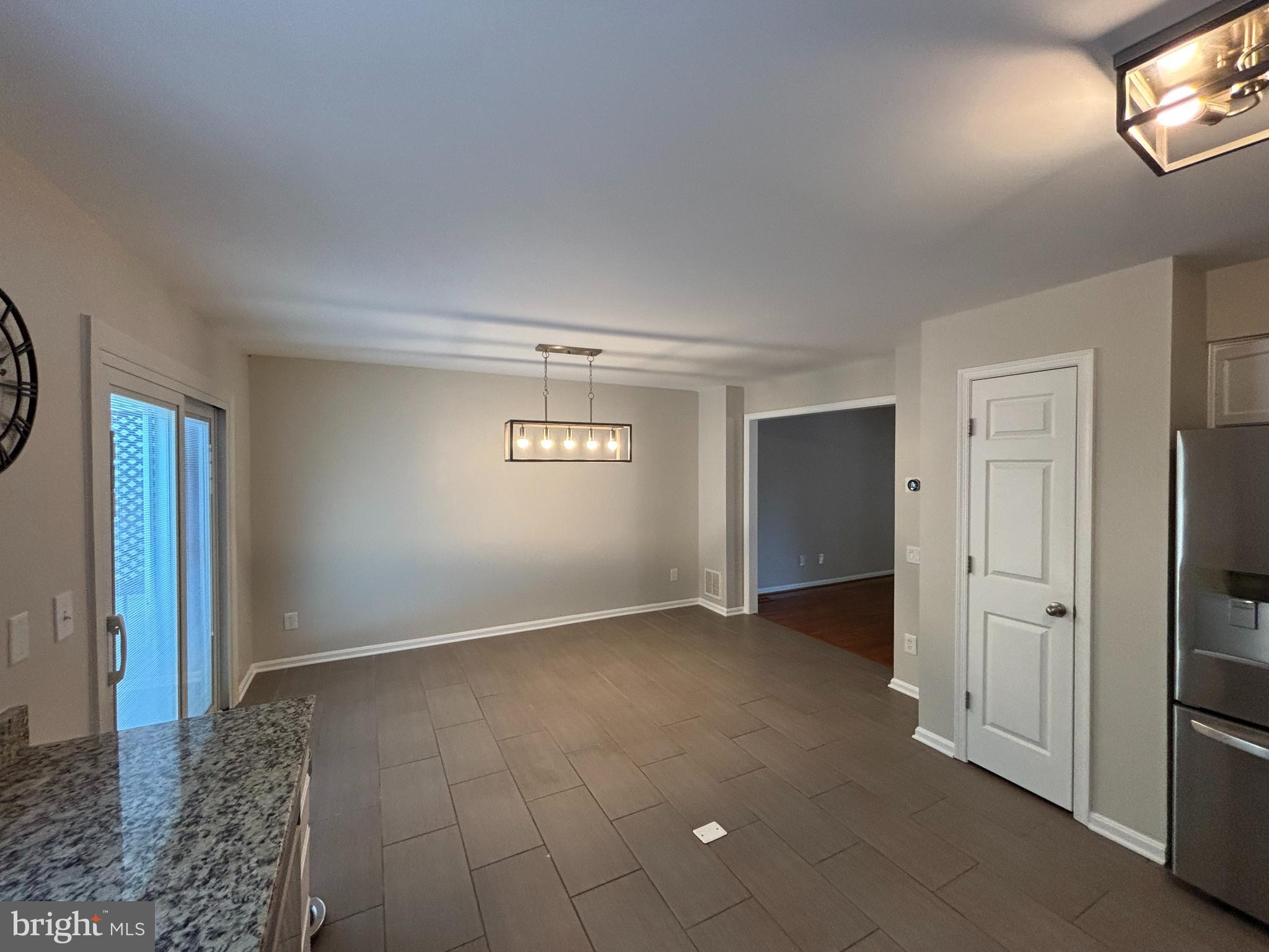 ASHBURN FARM - Residential Lease