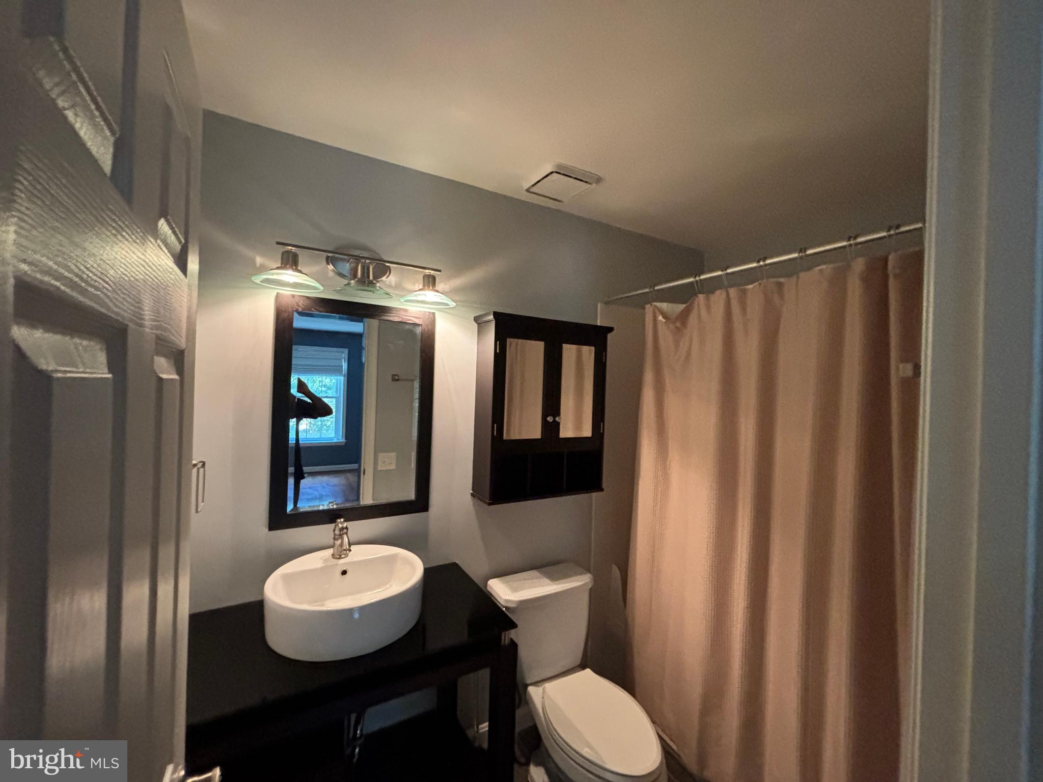 ASHBURN FARM - Residential Lease