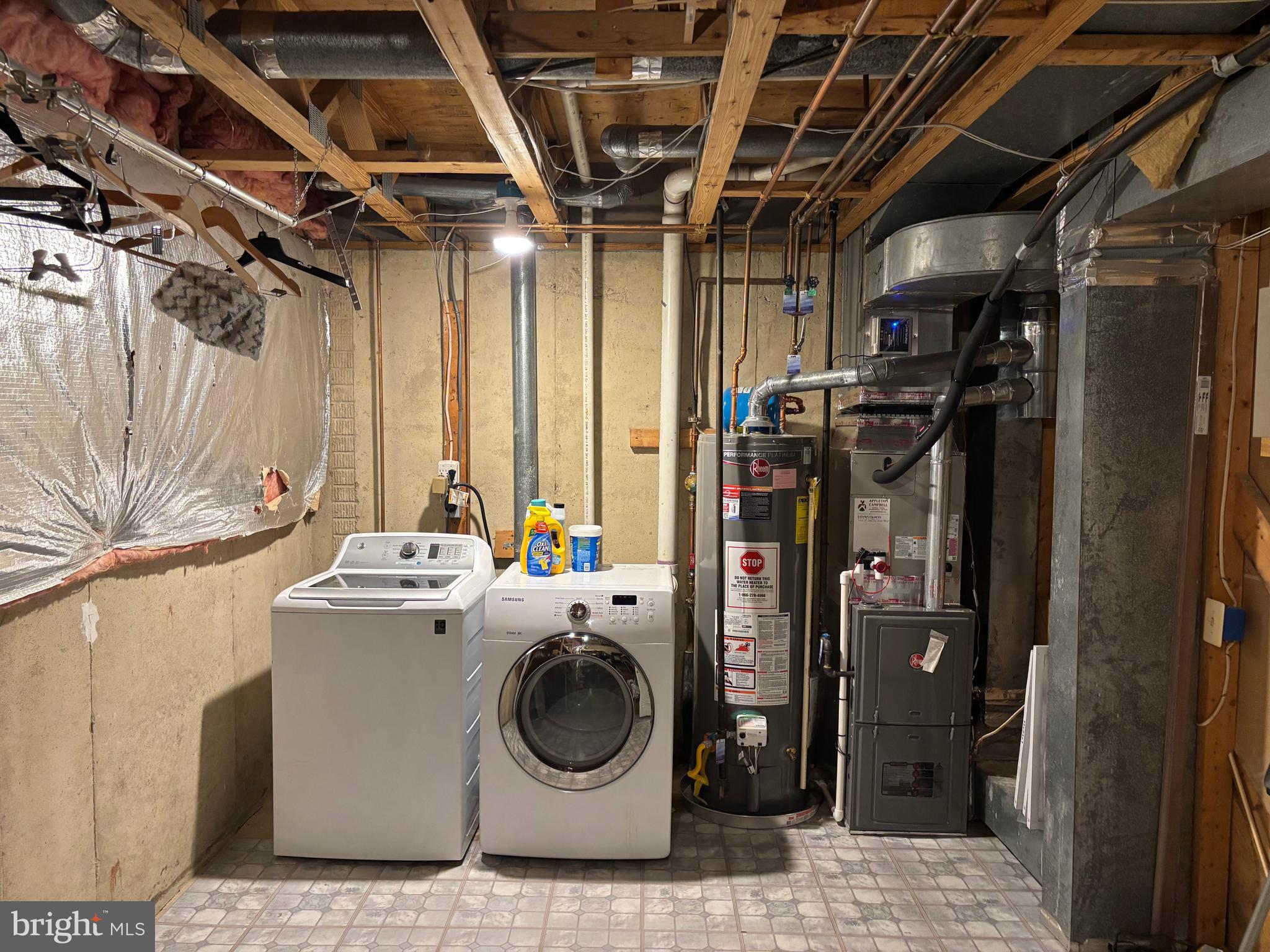 ASHBURN FARM - Residential Lease