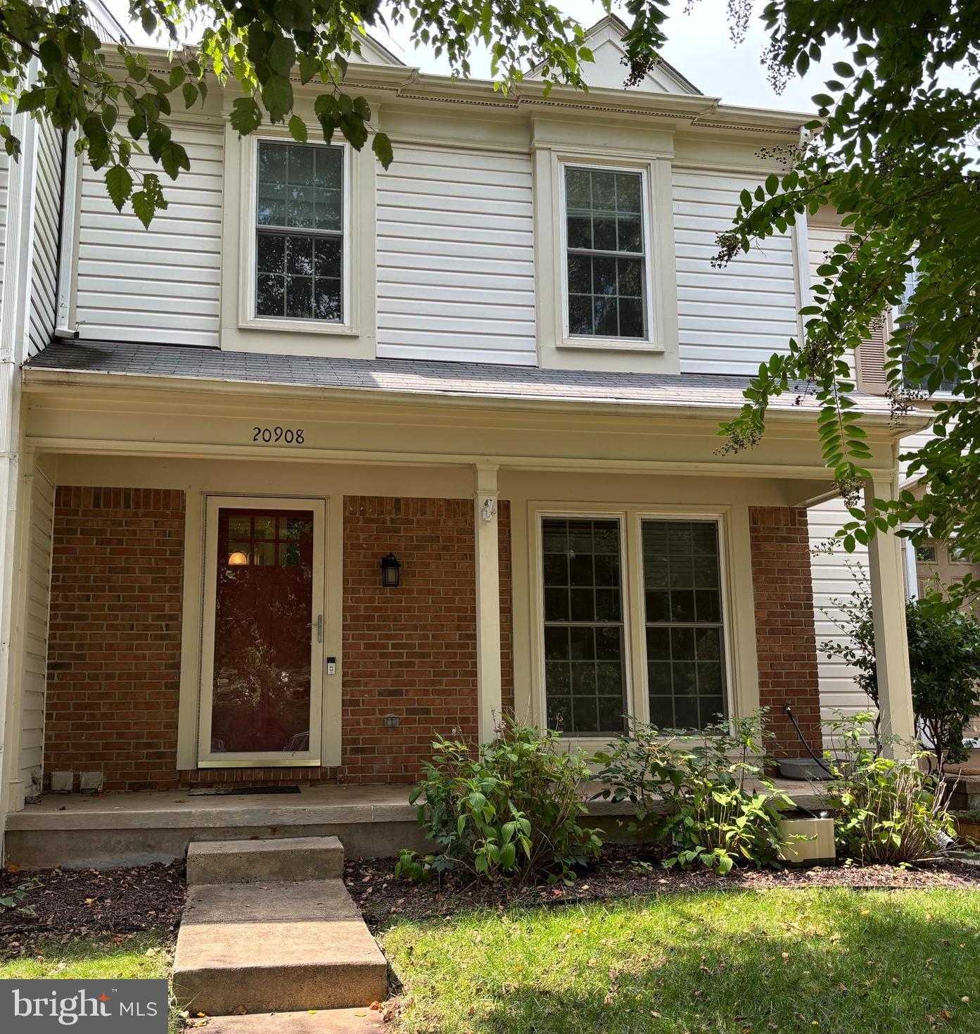 ASHBURN FARM - Residential Lease