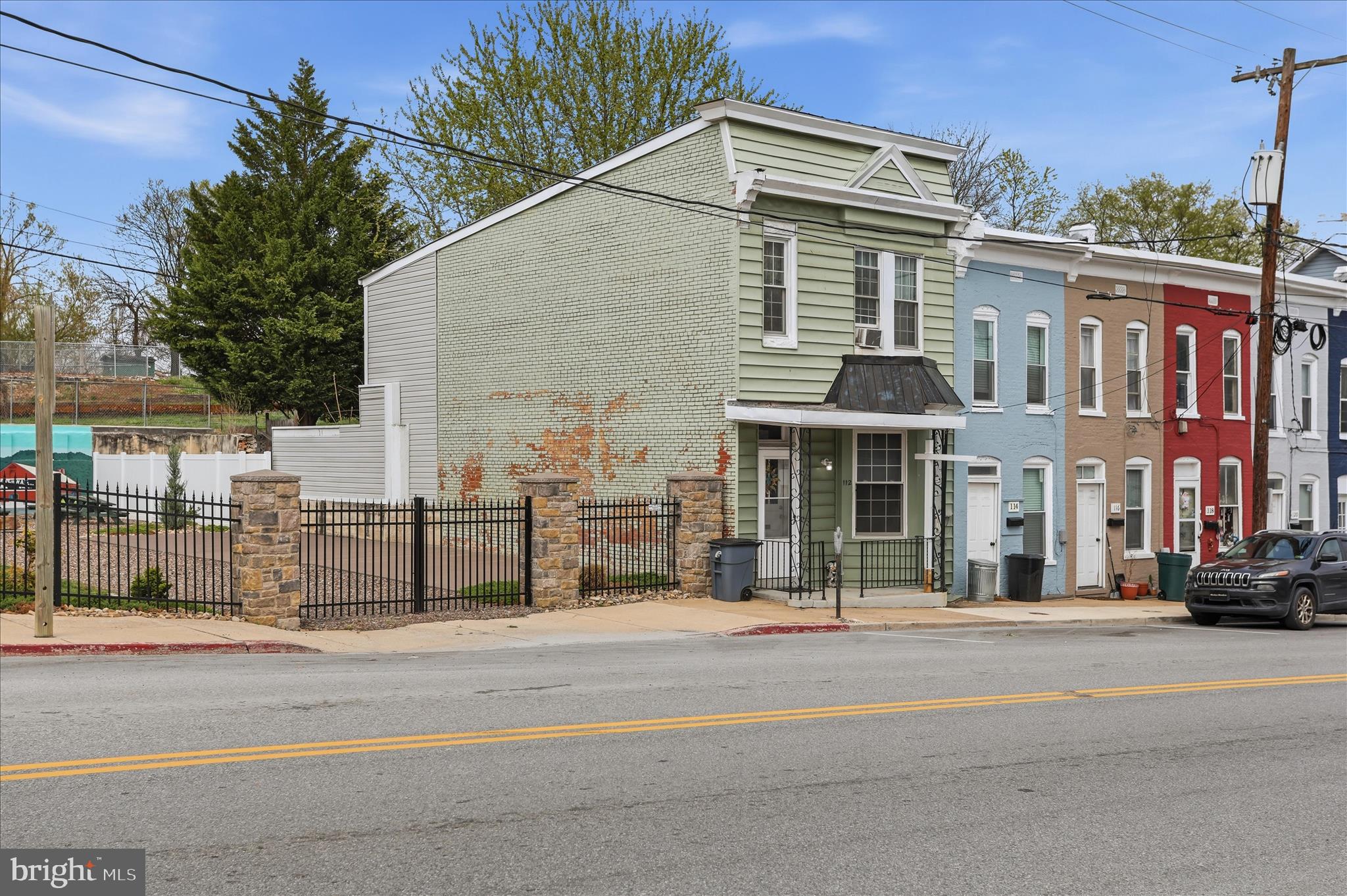 112 N CONOCOCHEAGUE STREET