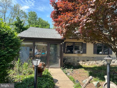 Apartment For Sale - 868 Tyson Avenue<br/> ABINGTON, PA 19001