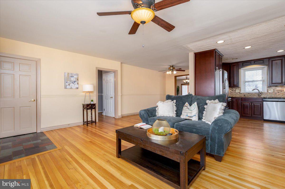 HARWOOD MANOR - Residential