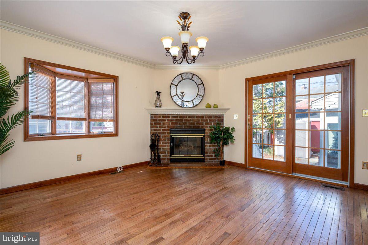 HARWOOD MANOR - Residential