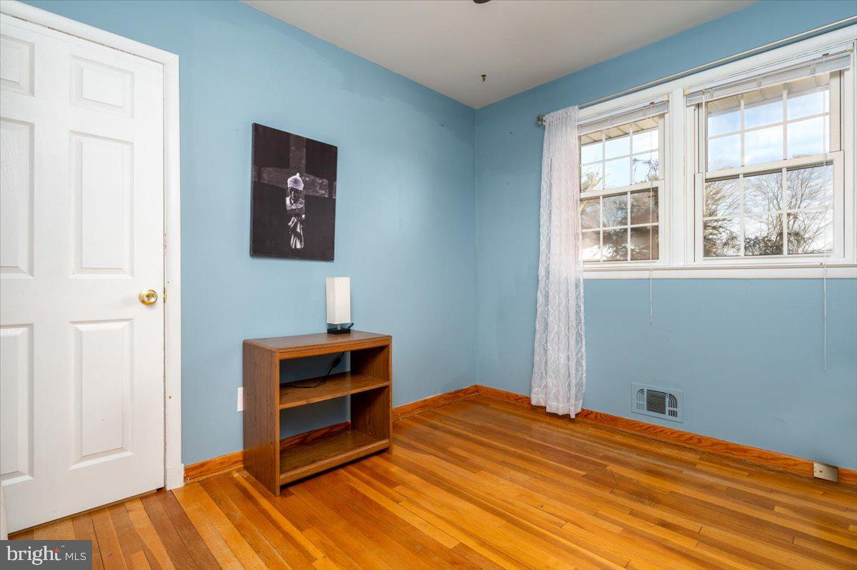 HARWOOD MANOR - Residential