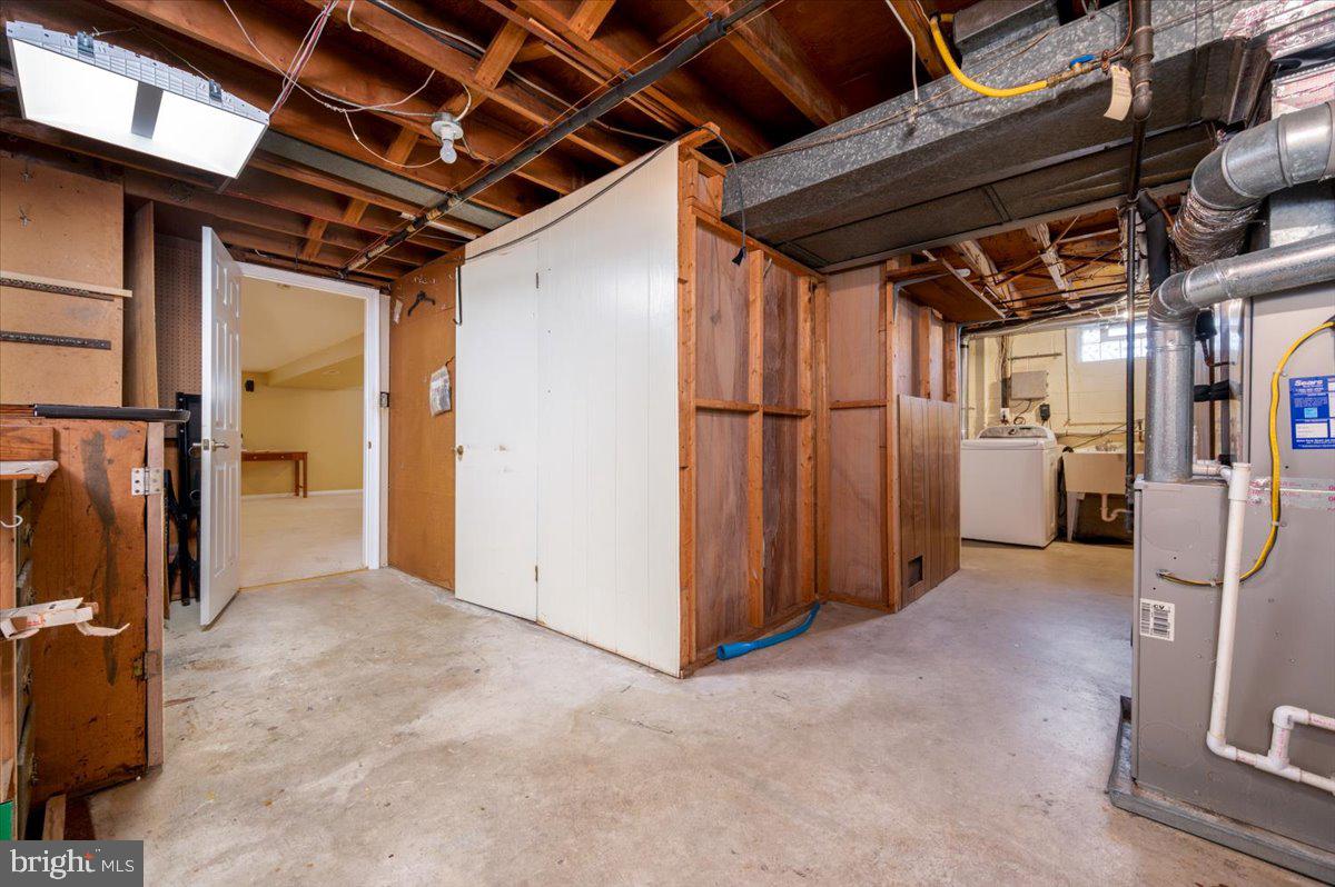 HARWOOD MANOR - Residential