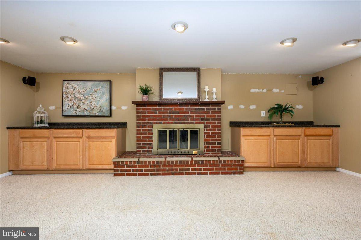 HARWOOD MANOR - Residential