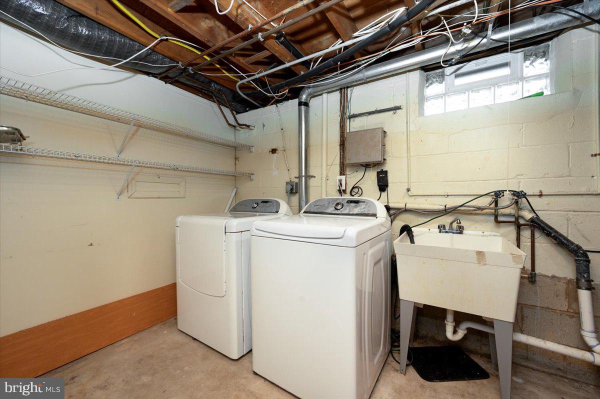 HARWOOD MANOR - Residential