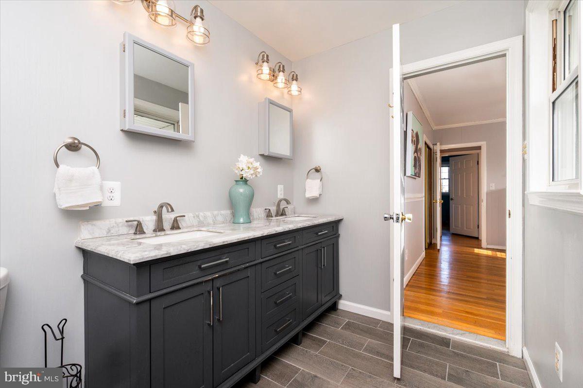 HARWOOD MANOR - Residential