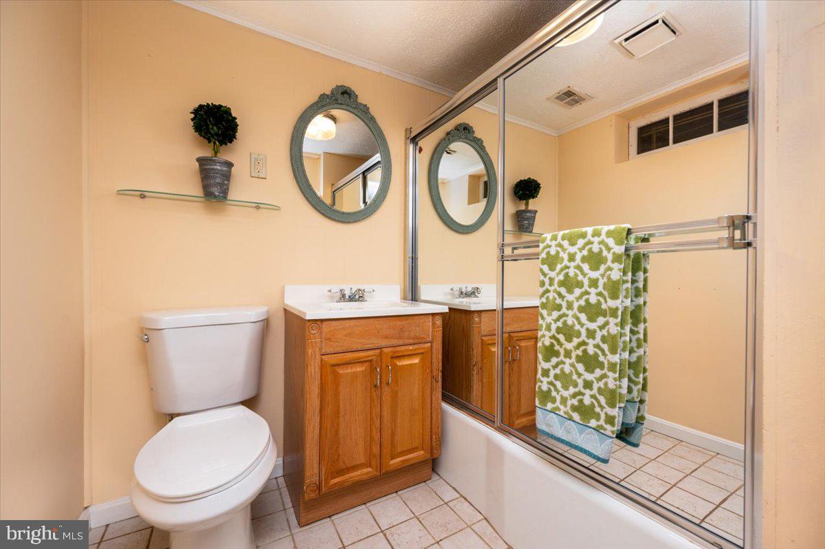 HARWOOD MANOR - Residential