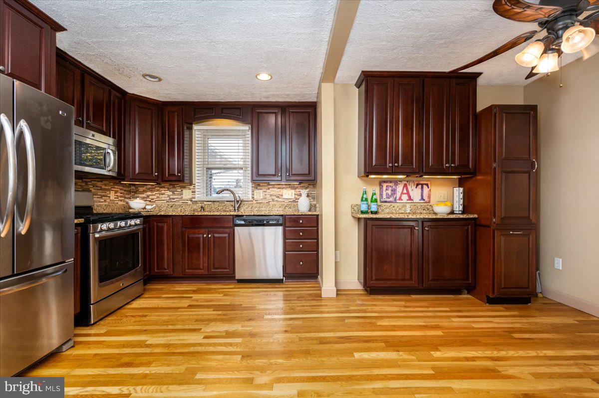 HARWOOD MANOR - Residential