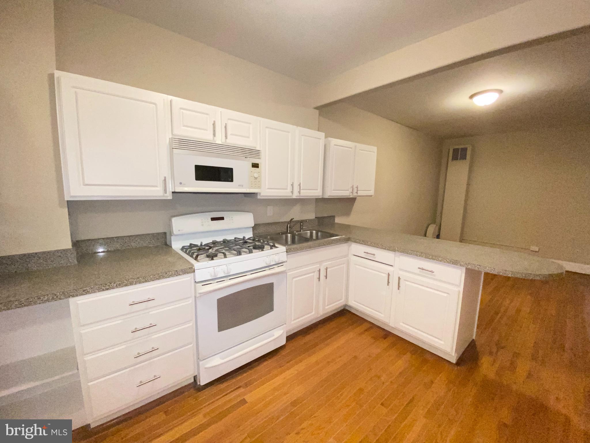 FEDERAL HILL HISTORIC DISTRICT - Commercial Sale