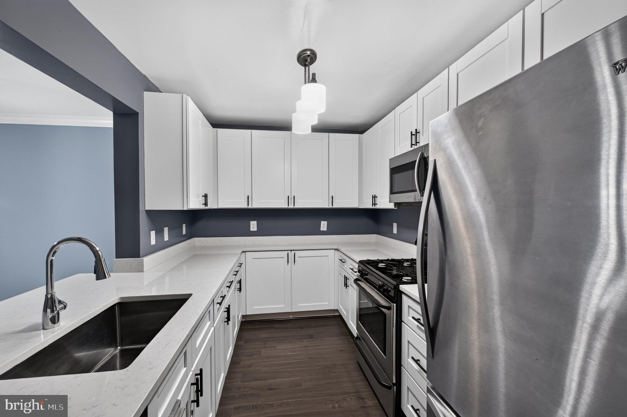 5565 SEMINARY ROAD 110