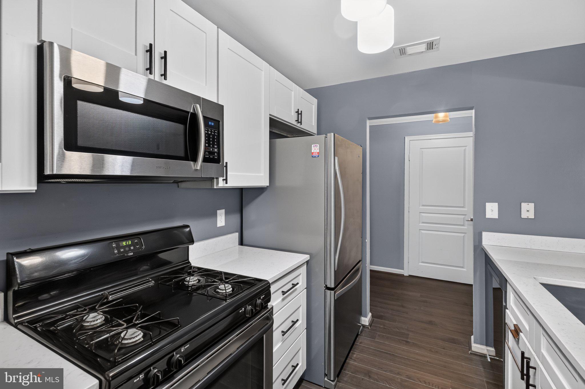 5565 SEMINARY ROAD 110