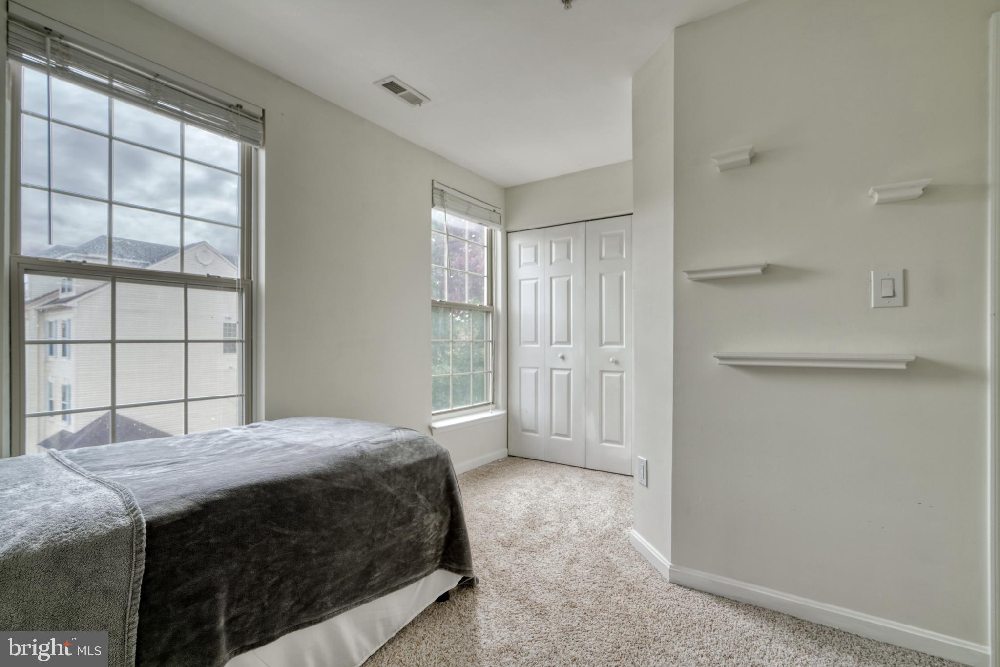 NEWTOWN - Residential