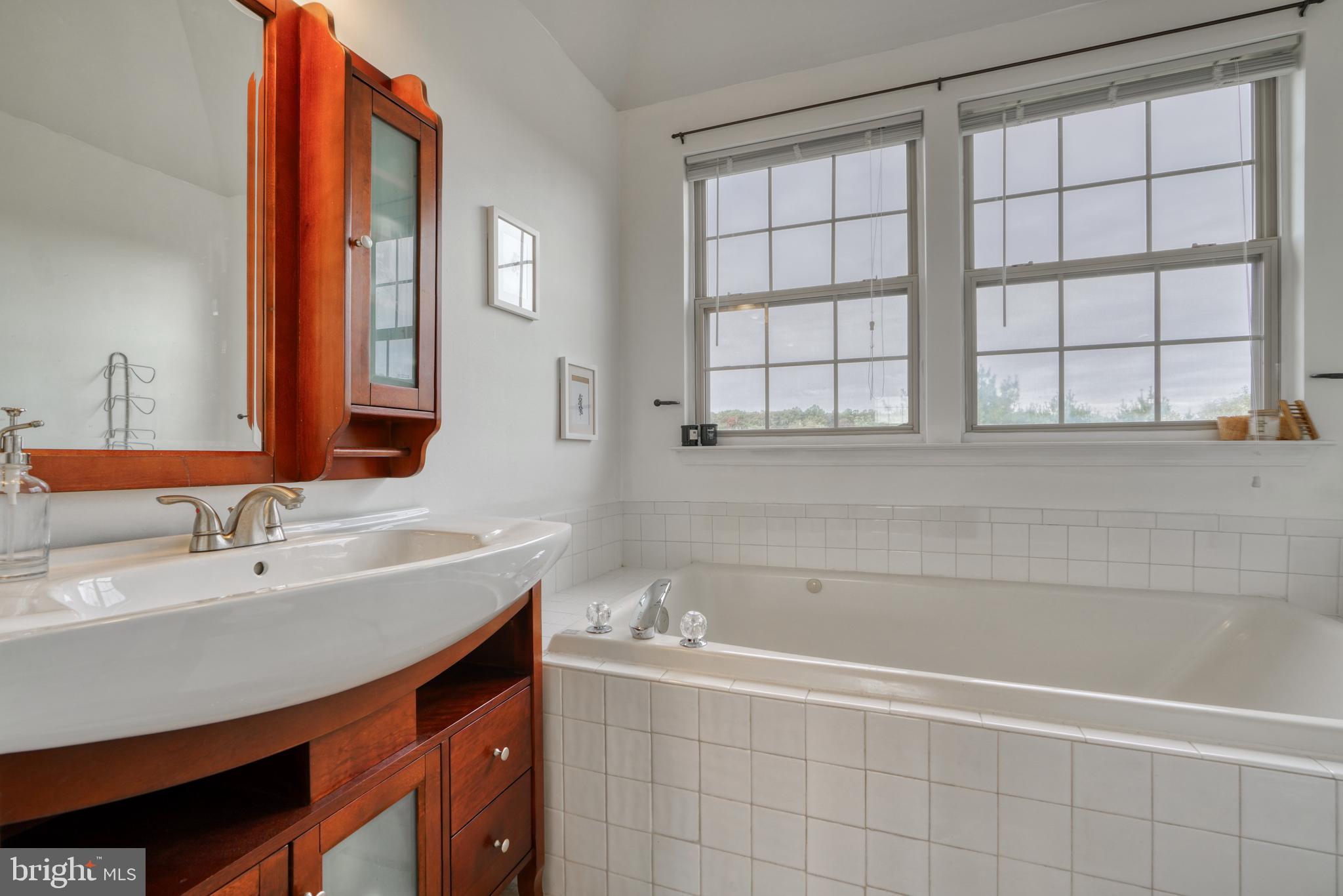 NEWTOWN - Residential