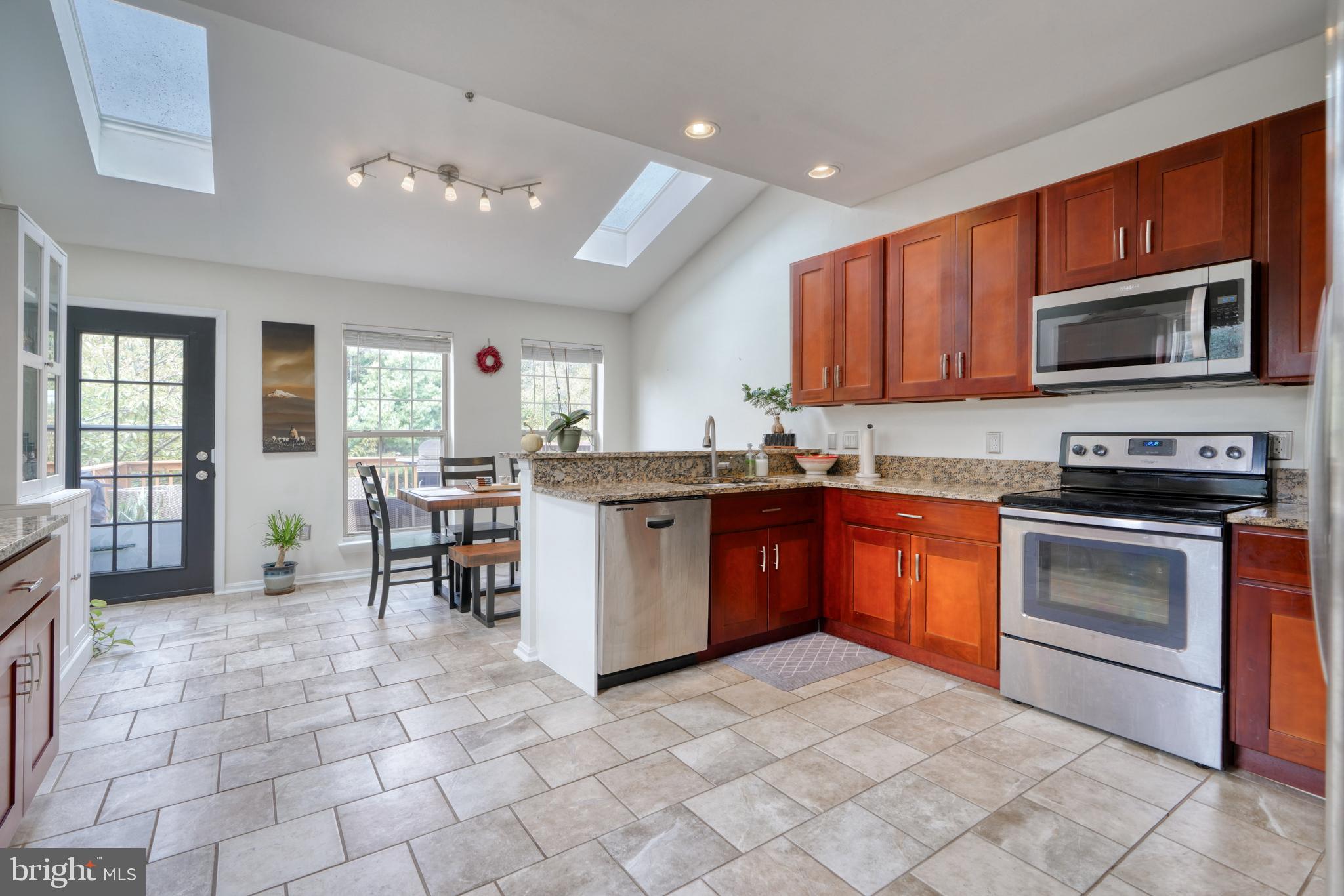 NEWTOWN - Residential