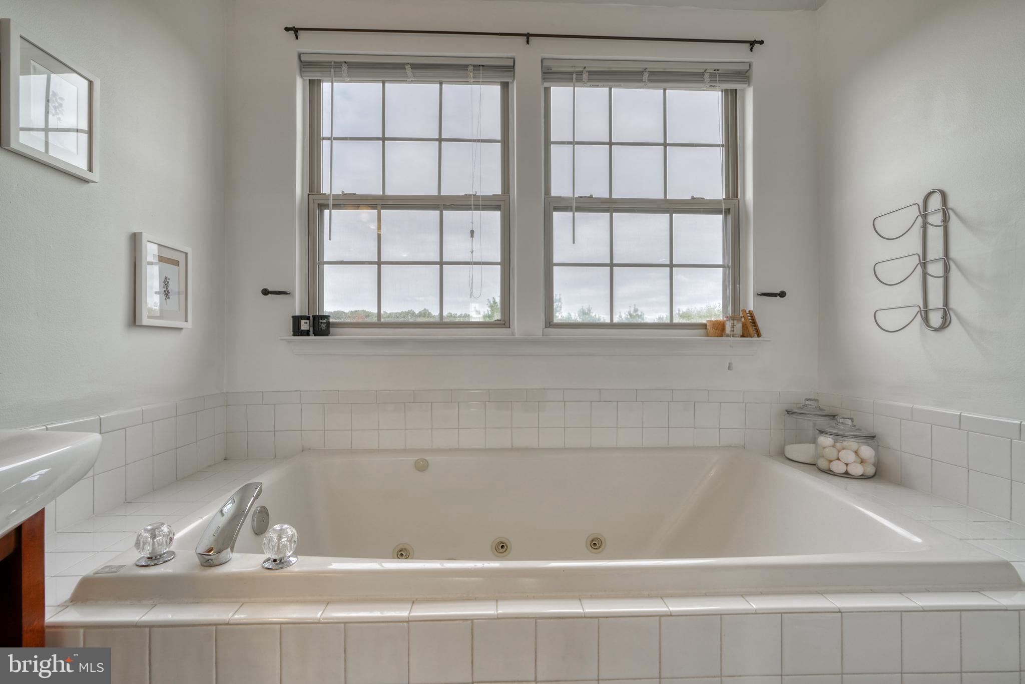 NEWTOWN - Residential