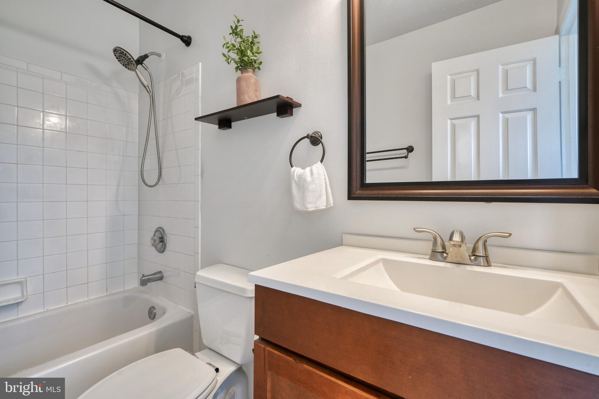 NEWTOWN - Residential