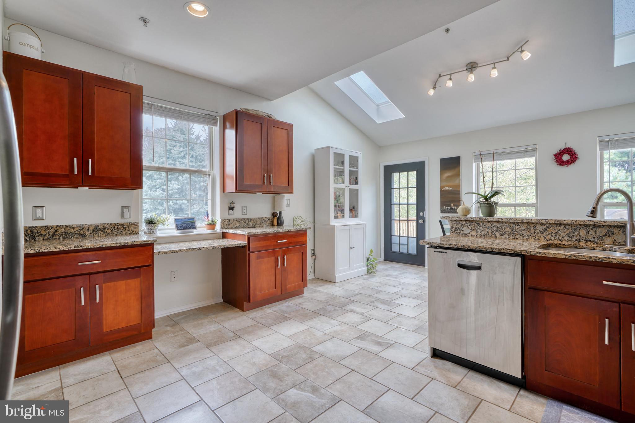 NEWTOWN - Residential