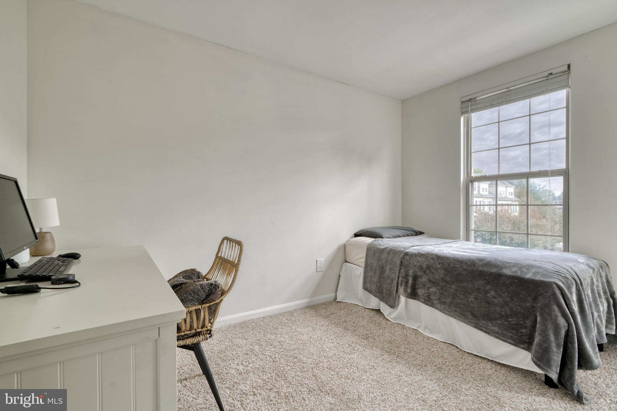 NEWTOWN - Residential