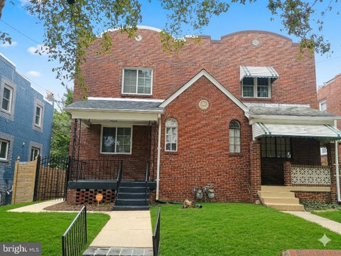 Townhouse For Rent - 30 53rd Street<br/> WASHINGTON, DC 20019