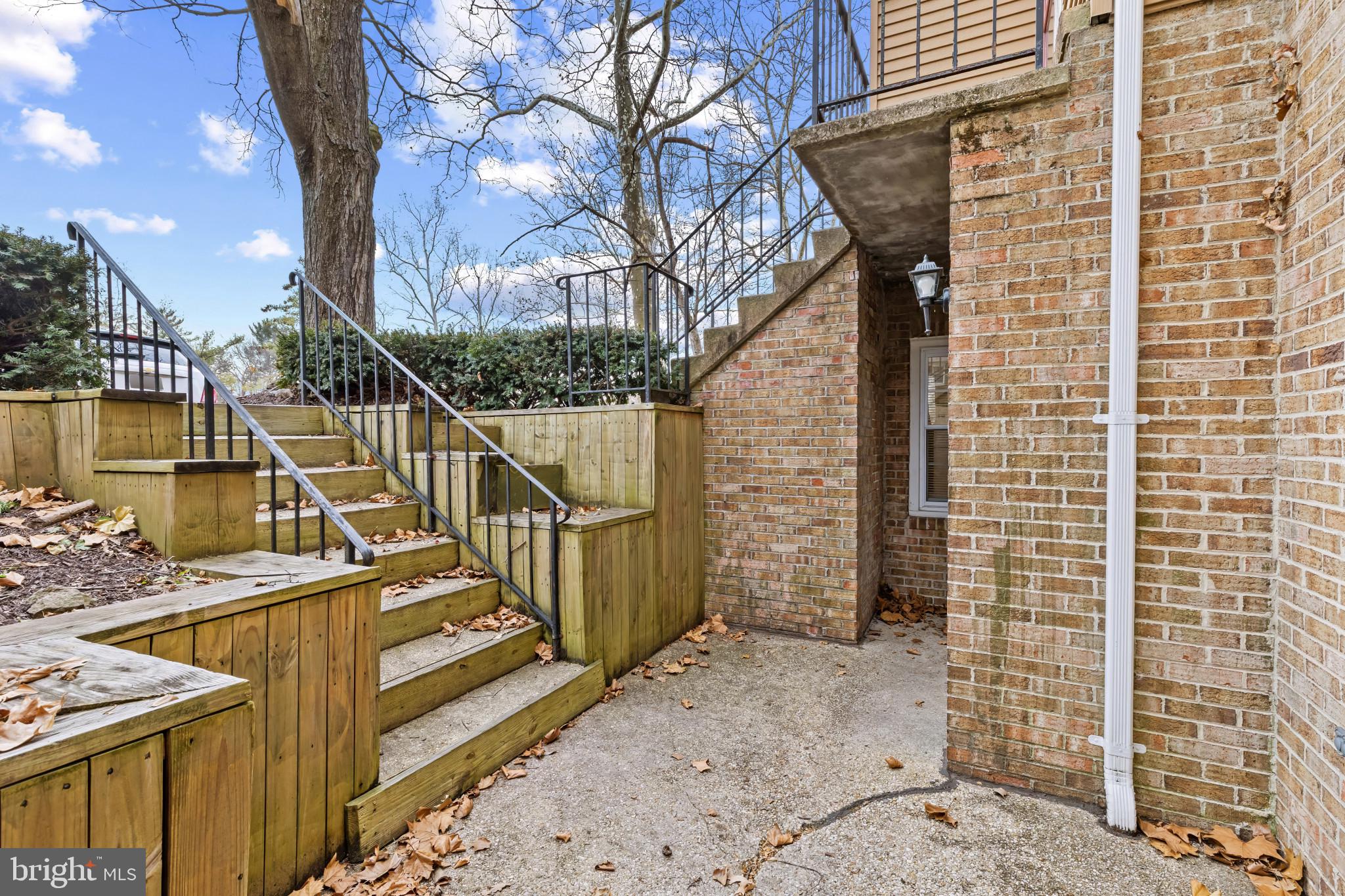 10 KETTLE COURT 7-6F