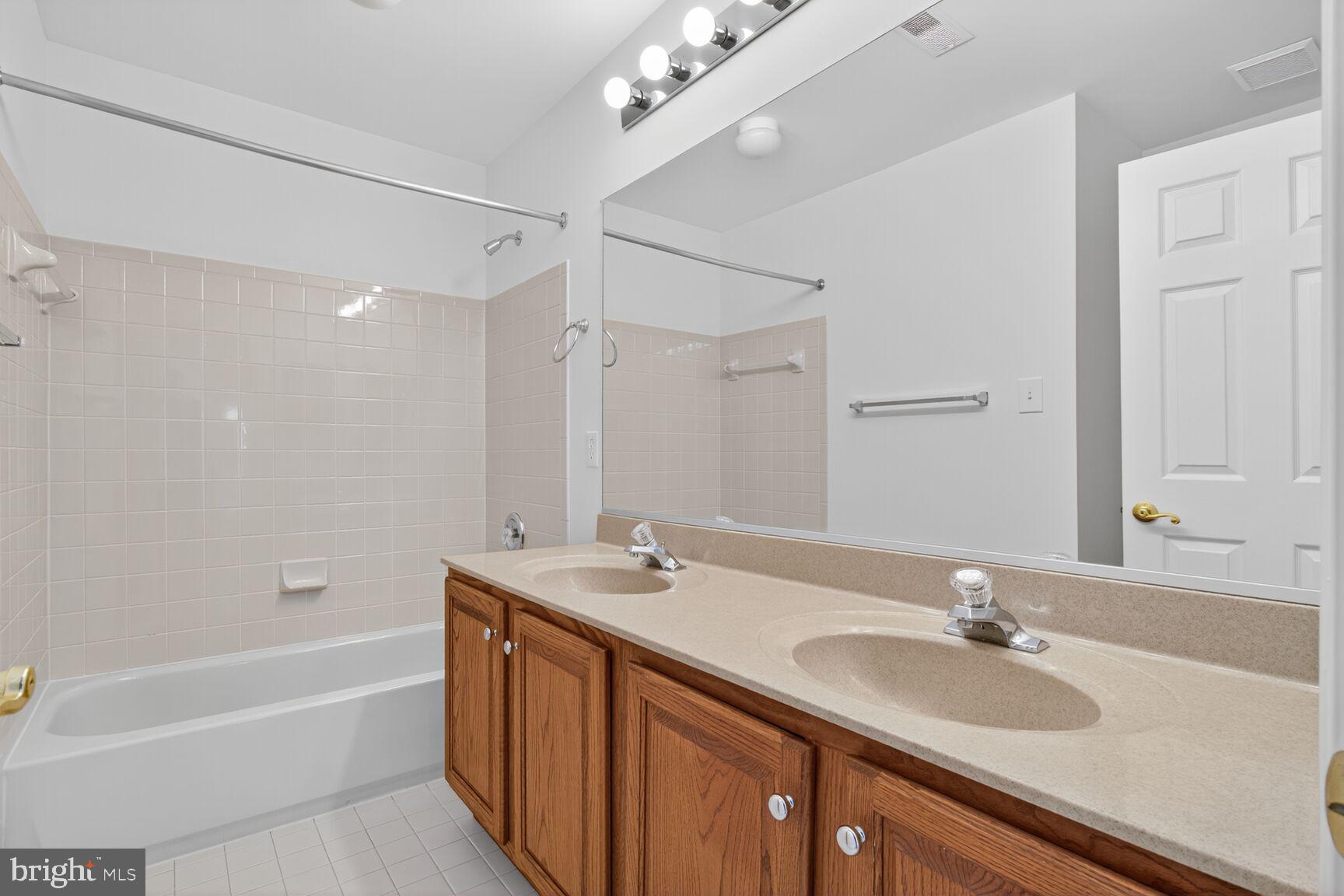 GOVERNORS RUN - Residential