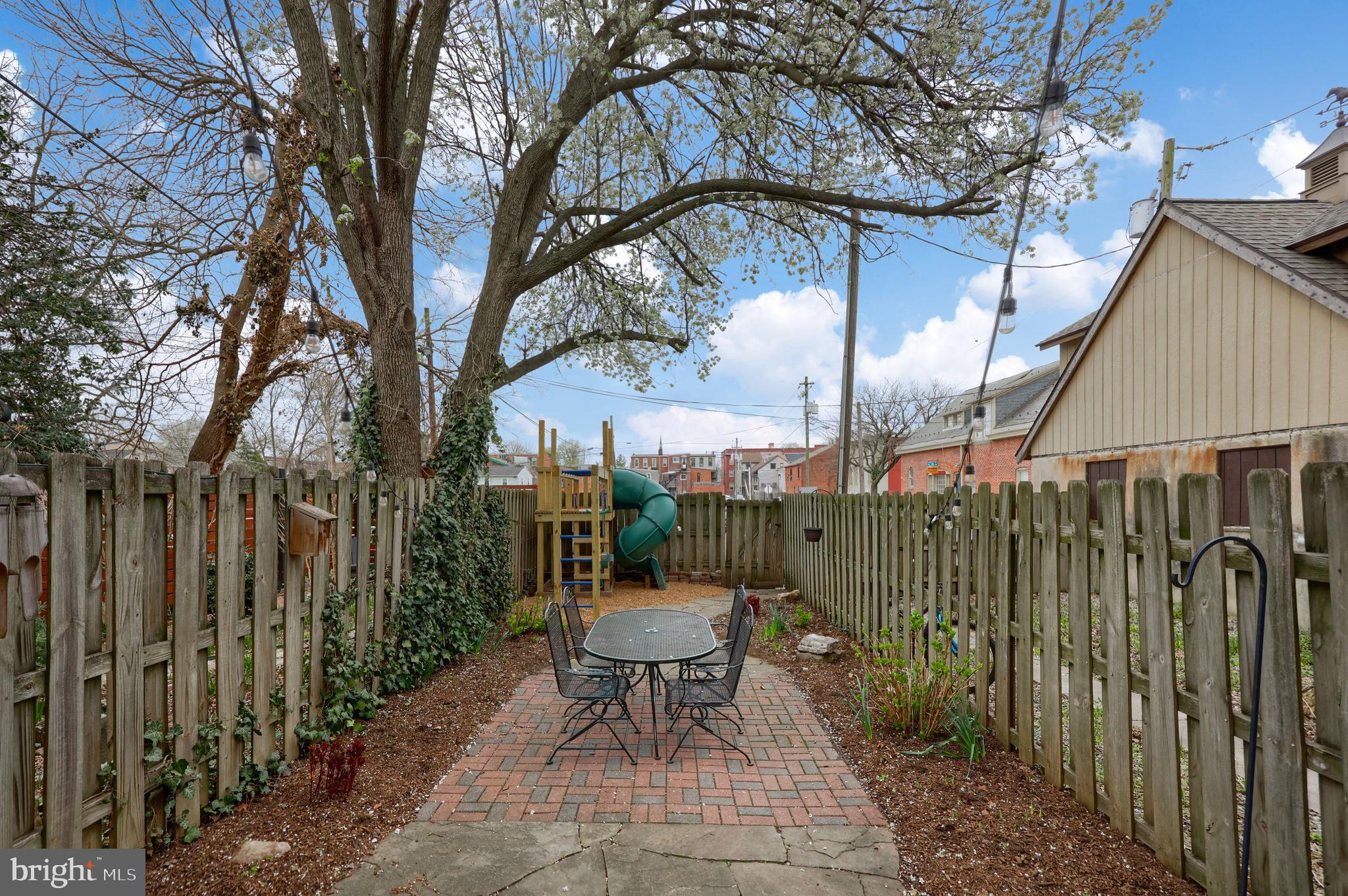 LANCASTER - Residential