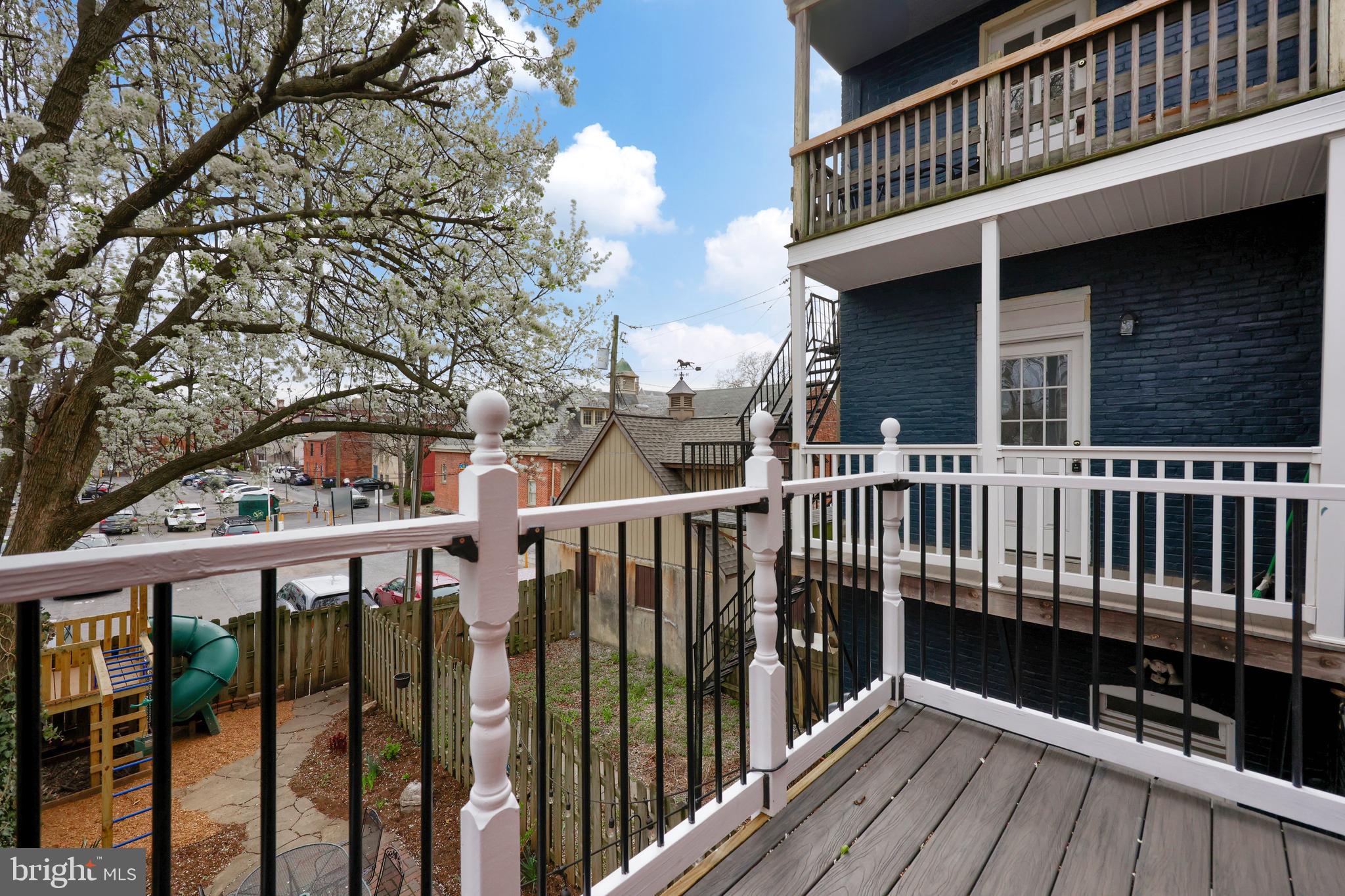 LANCASTER - Residential