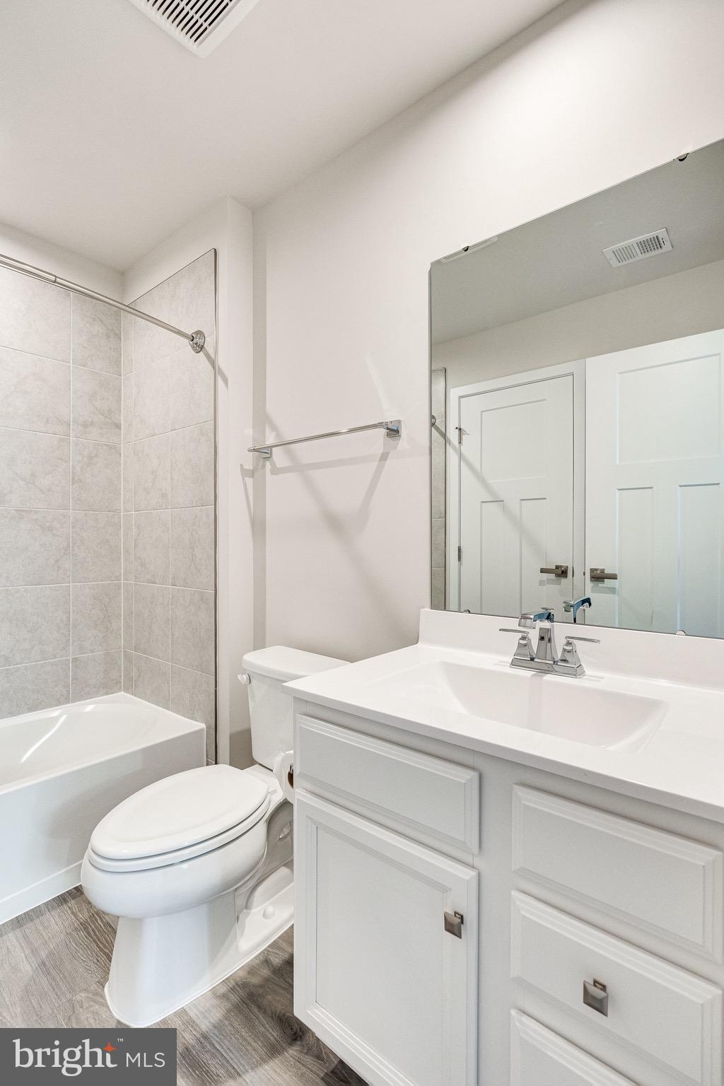 FOSTER'S GLEN - Residential Lease