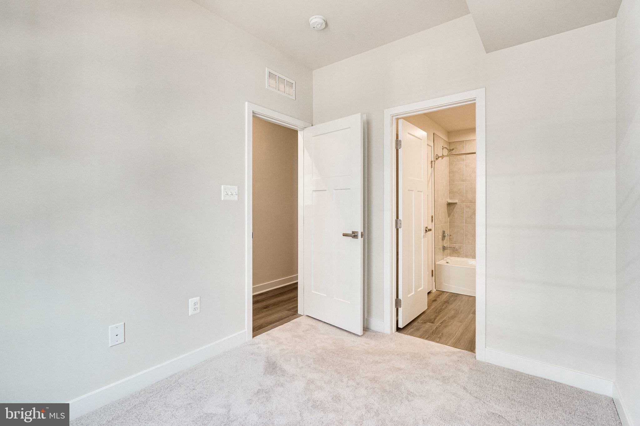 FOSTER'S GLEN - Residential Lease