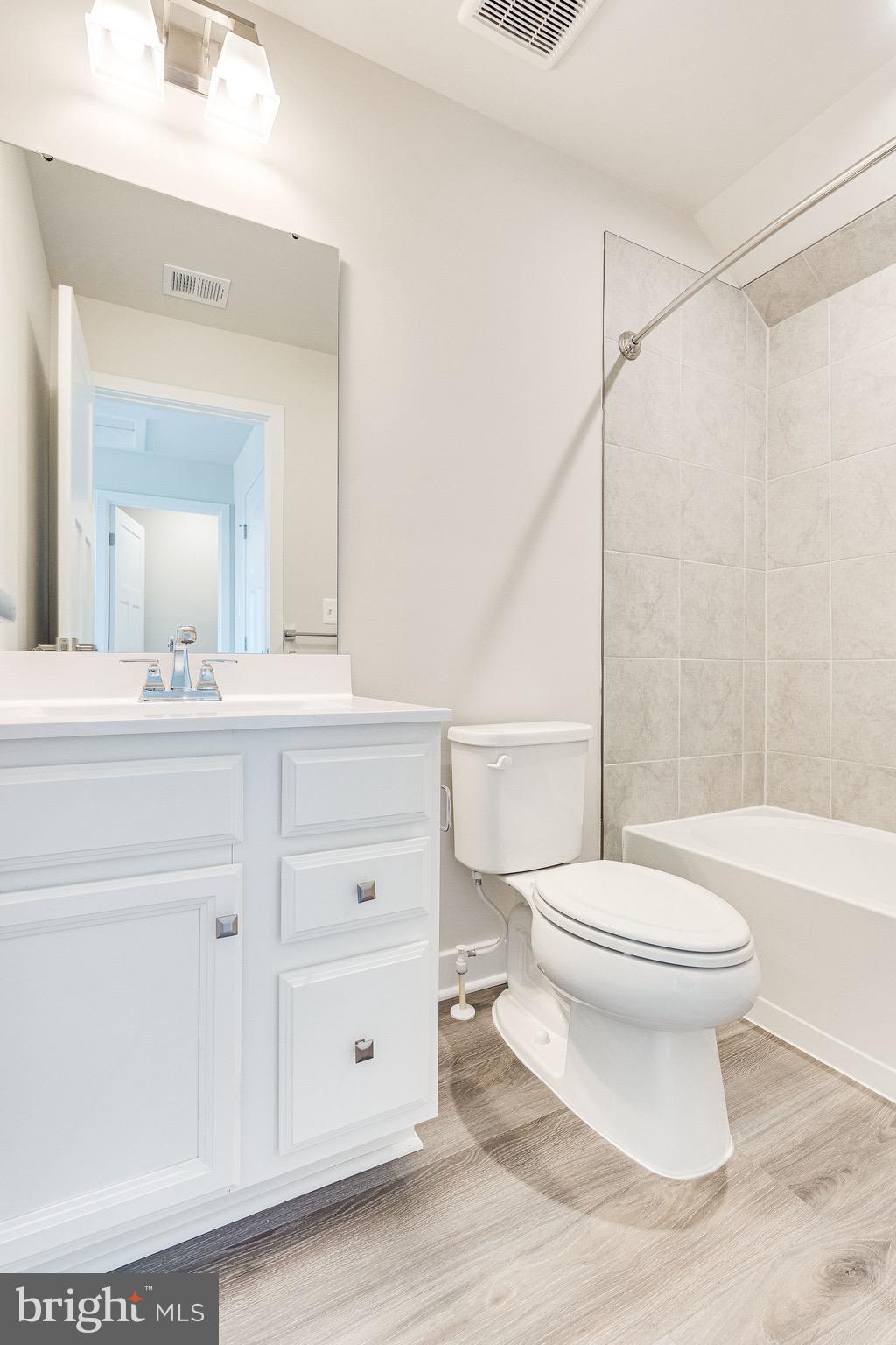 FOSTER'S GLEN - Residential Lease