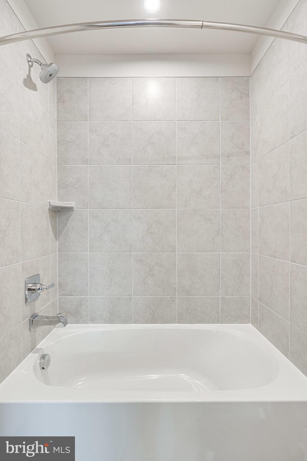 FOSTER'S GLEN - Residential Lease