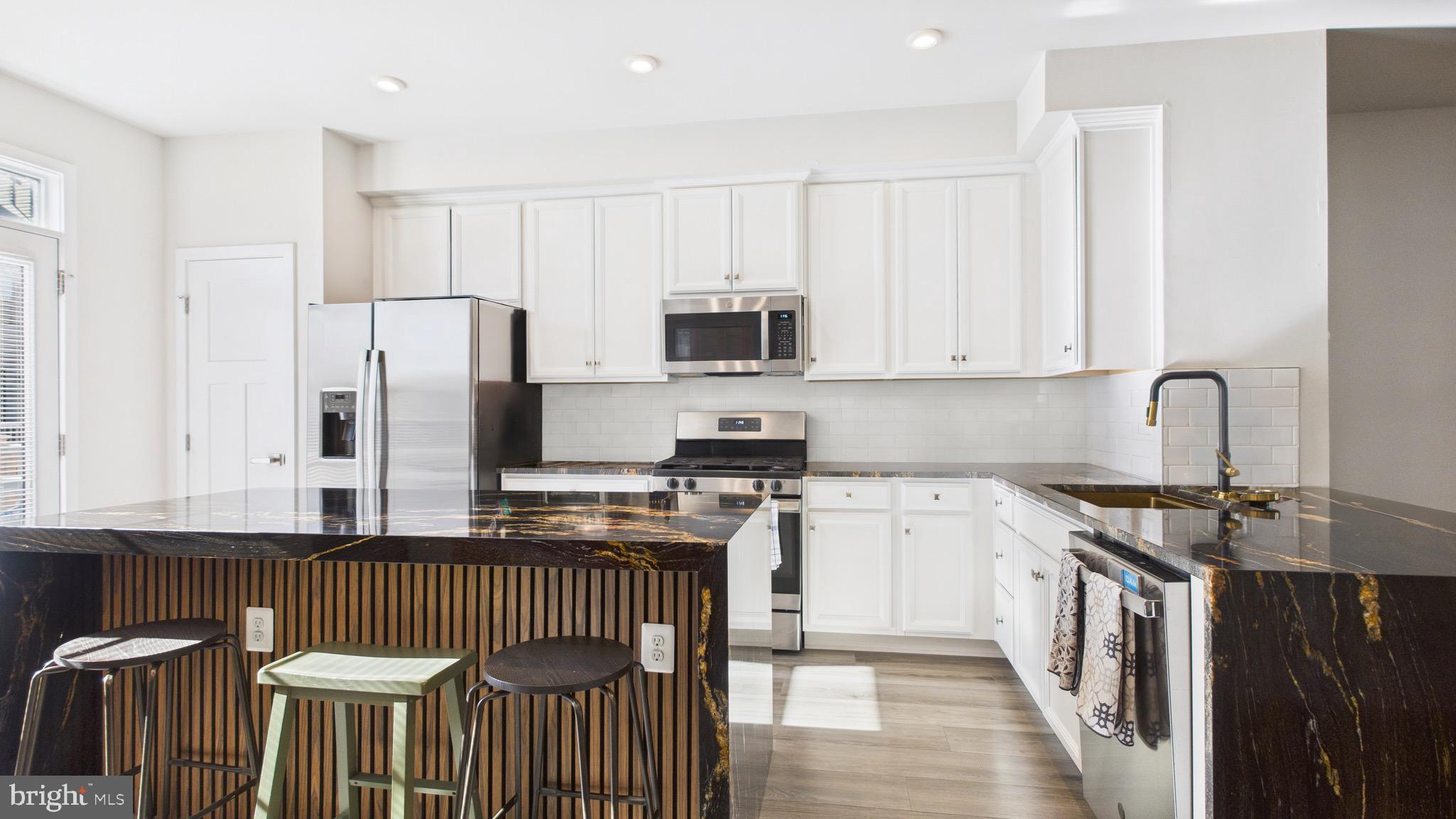 FOSTER'S GLEN - Residential Lease