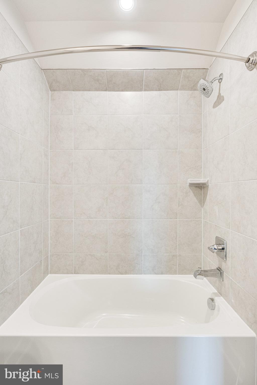 FOSTER'S GLEN - Residential Lease