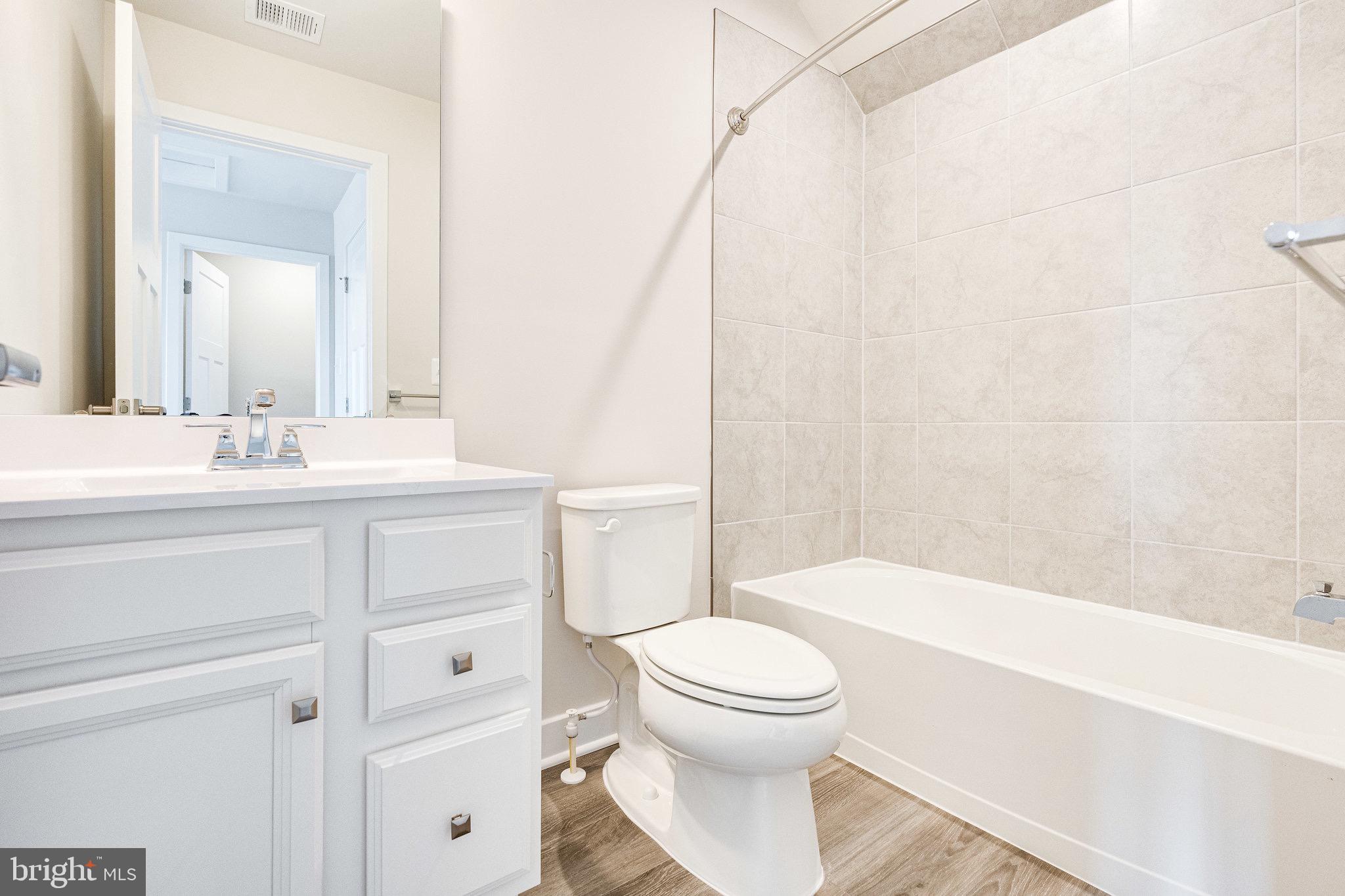 FOSTER'S GLEN - Residential Lease