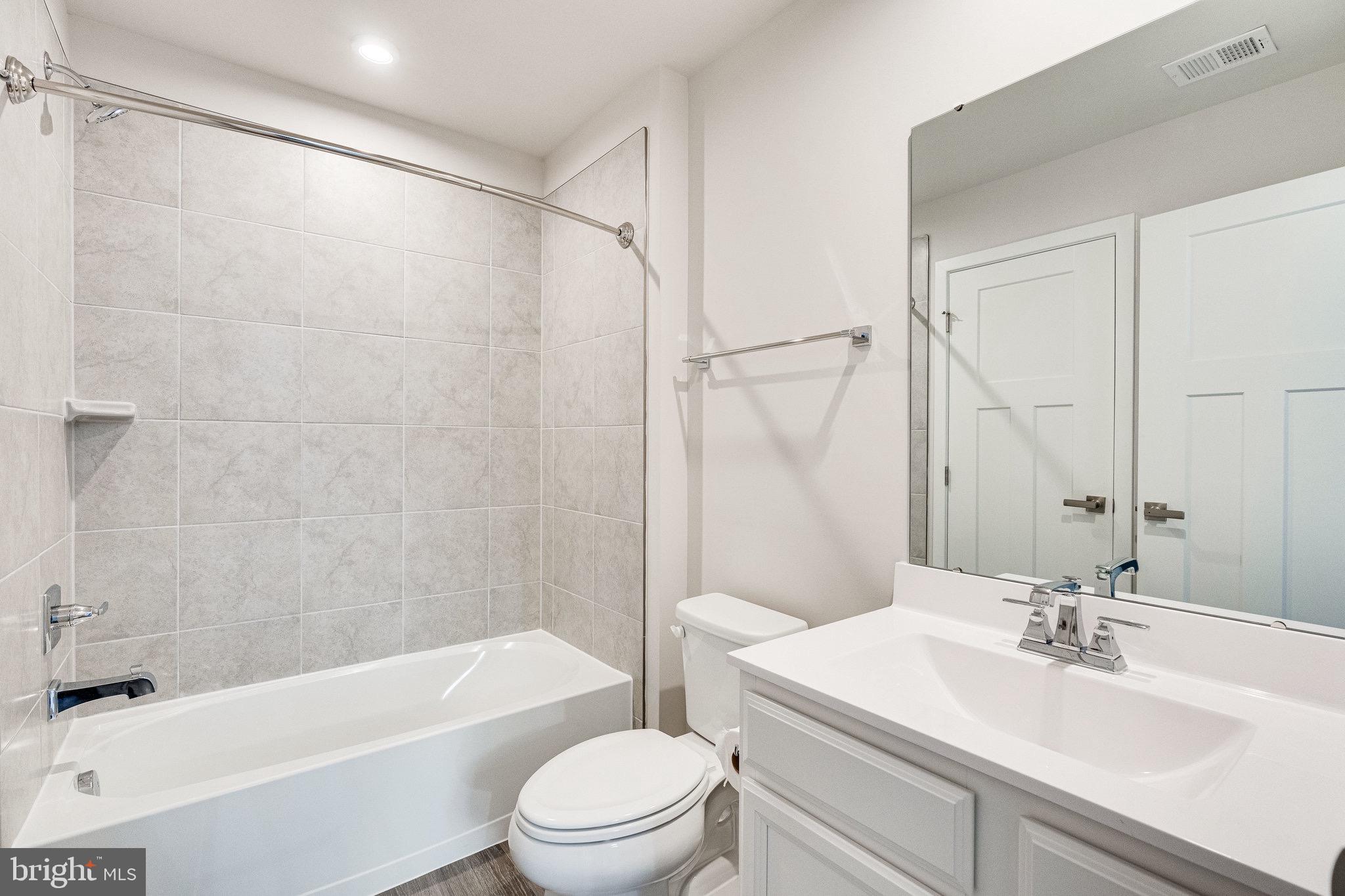 FOSTER'S GLEN - Residential Lease