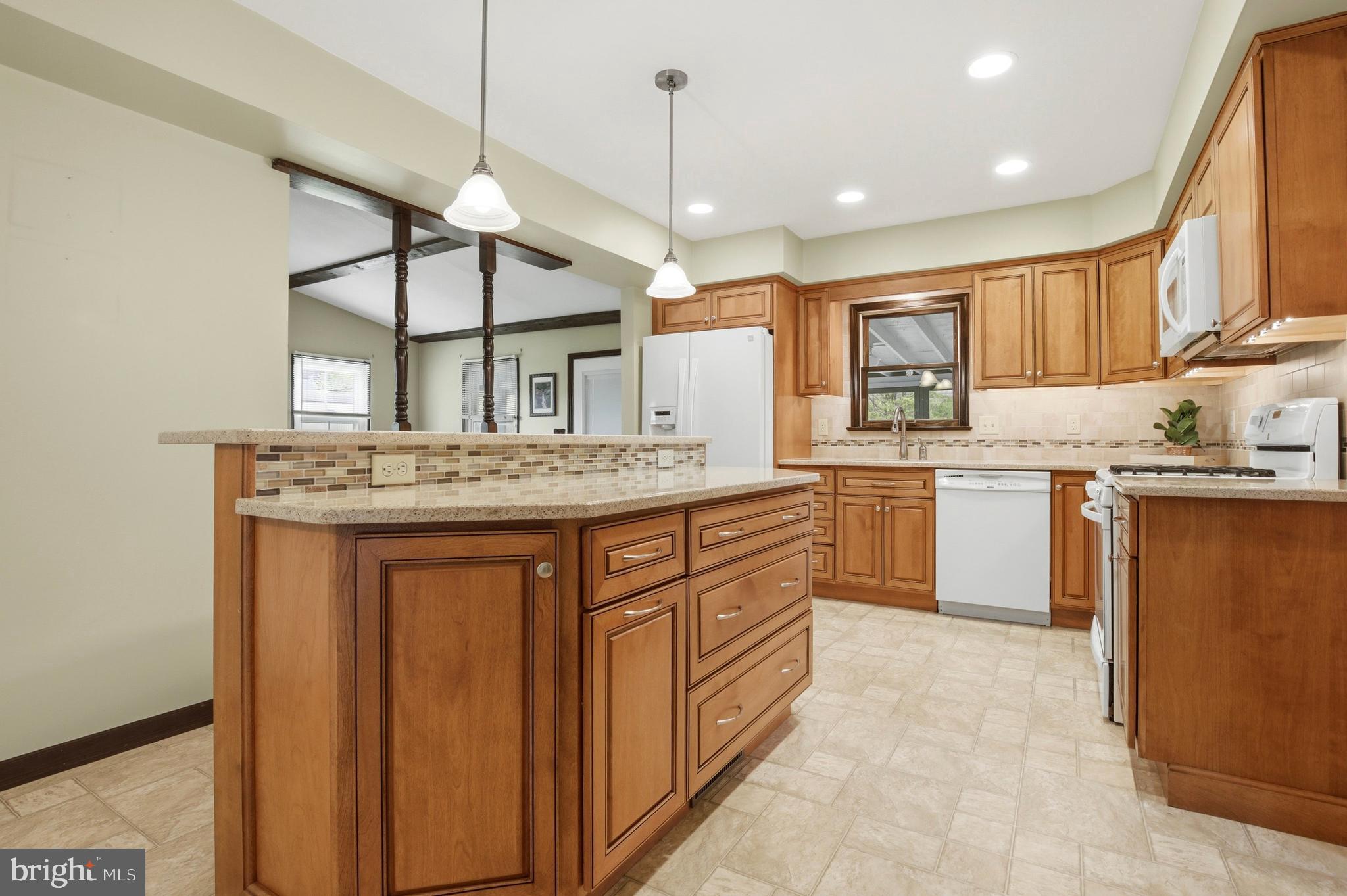 VILLAGE BROOK ESTS - Residential