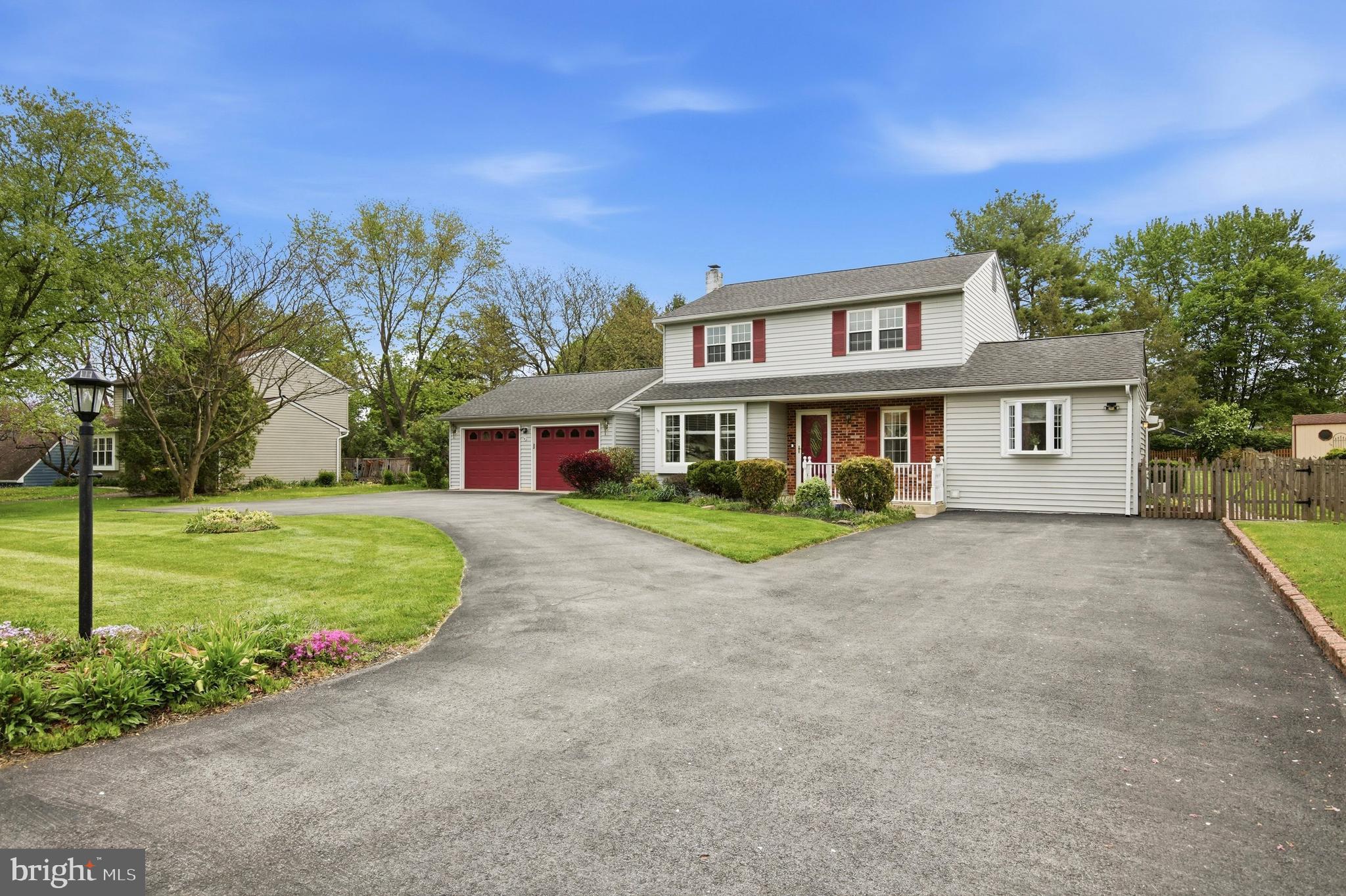 VILLAGE BROOK ESTS - Residential