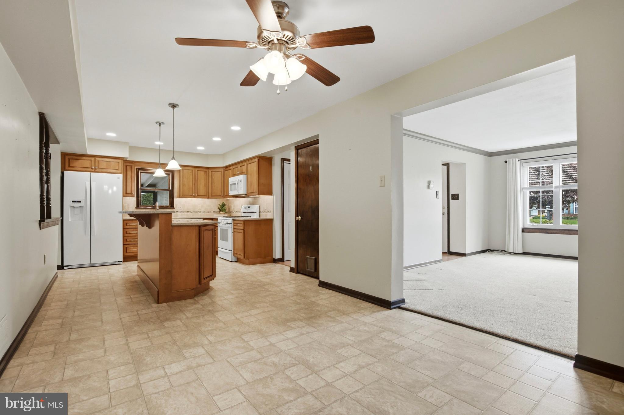 VILLAGE BROOK ESTS - Residential
