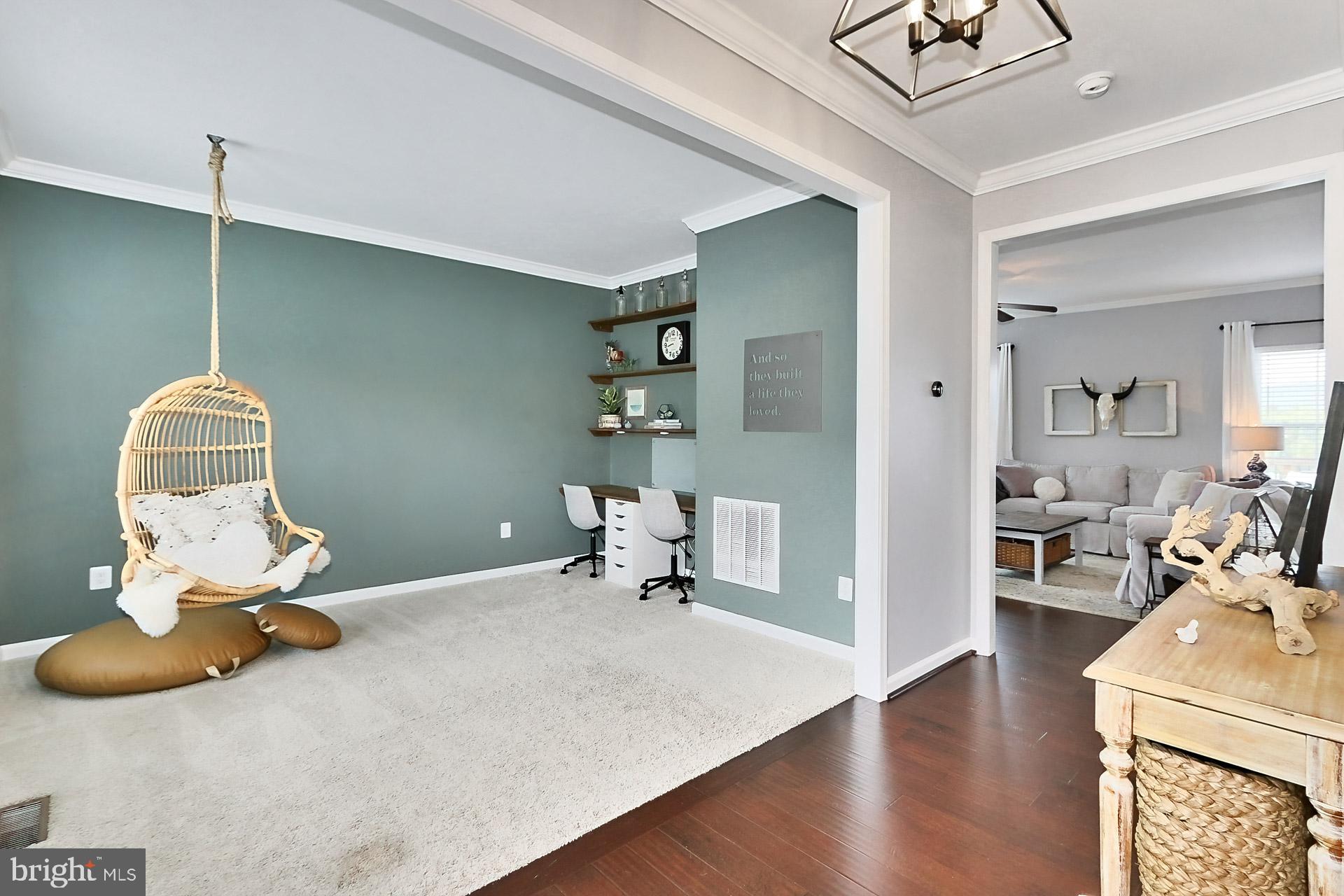 LOVETTSVILLE TOWN CENTER - Residential