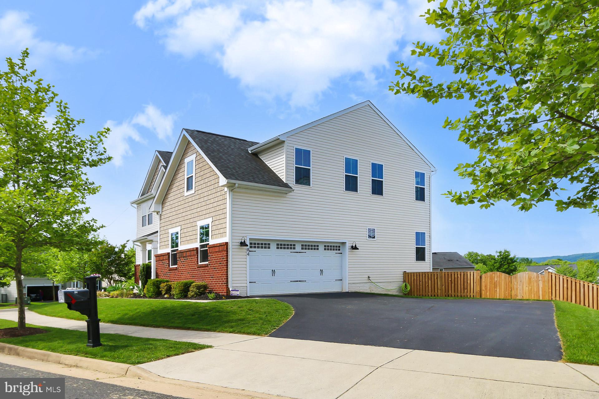 LOVETTSVILLE TOWN CENTER - Residential