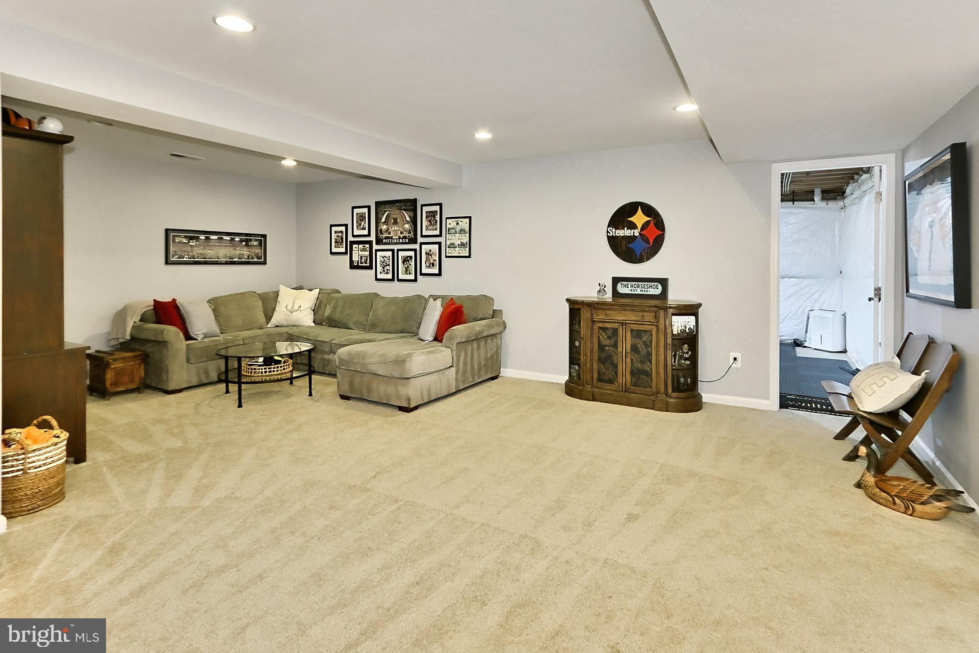 LOVETTSVILLE TOWN CENTER - Residential