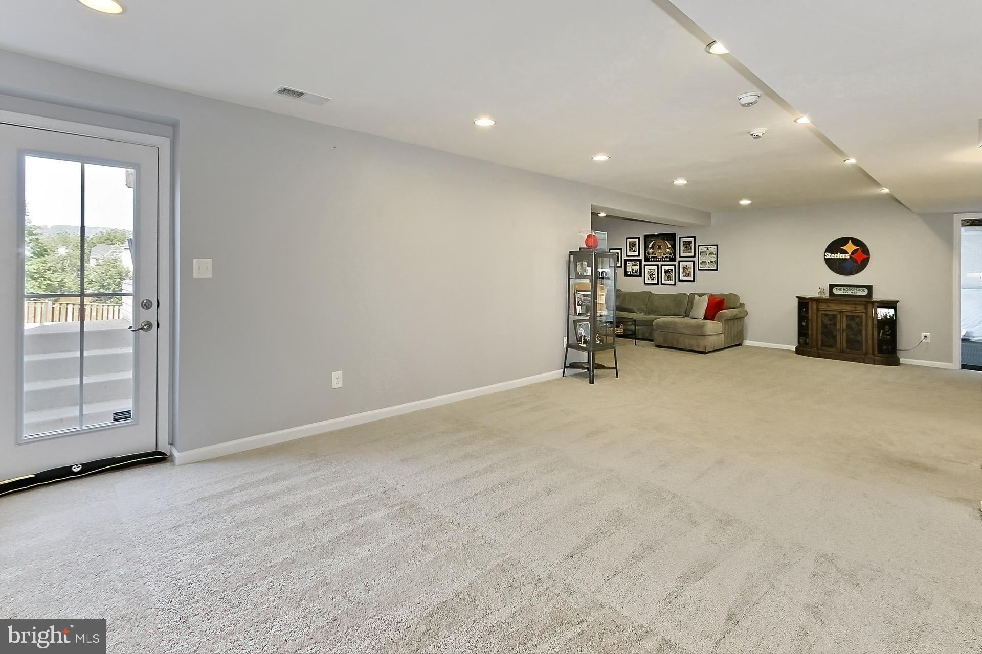 LOVETTSVILLE TOWN CENTER - Residential