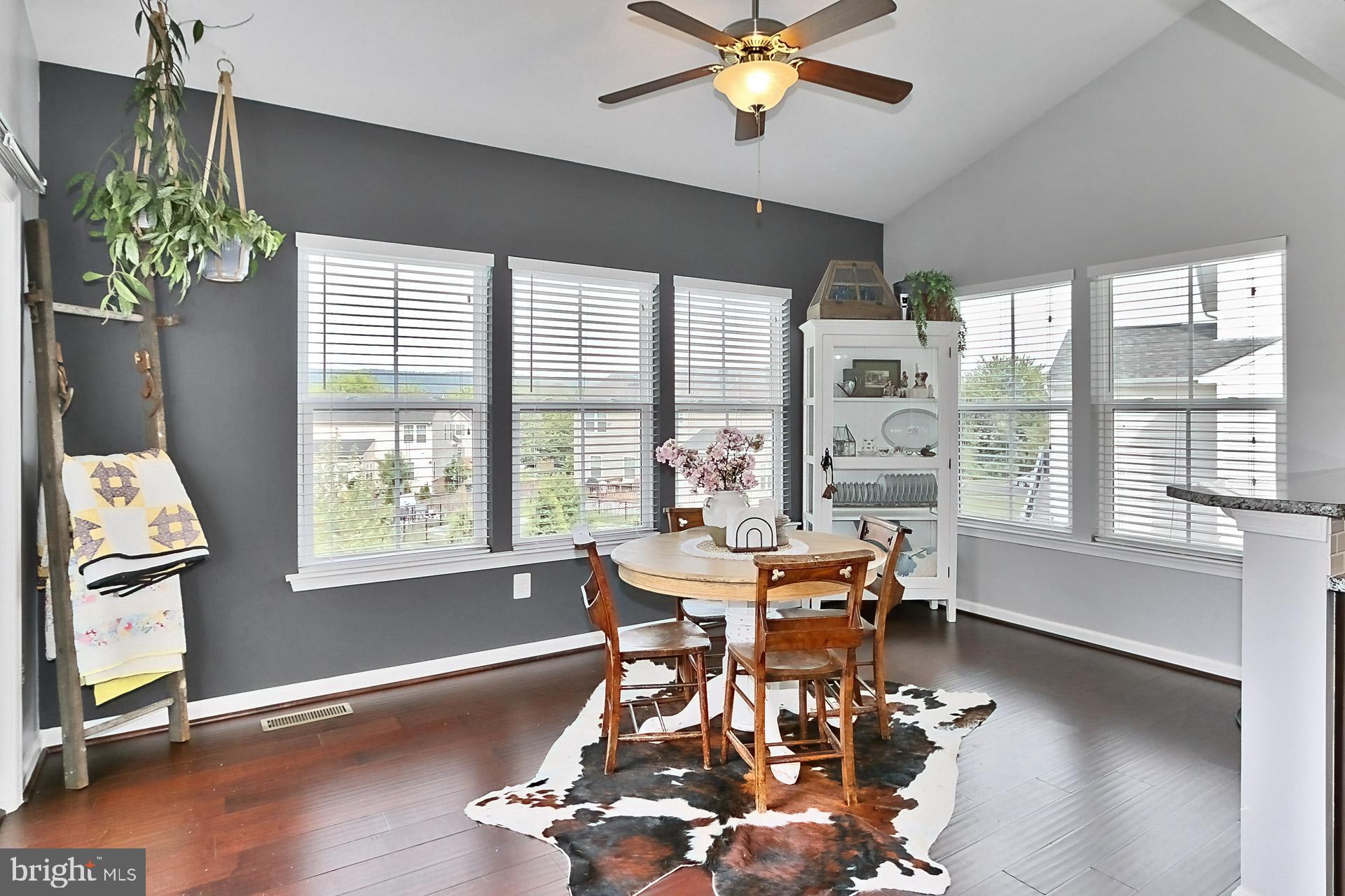 LOVETTSVILLE TOWN CENTER - Residential