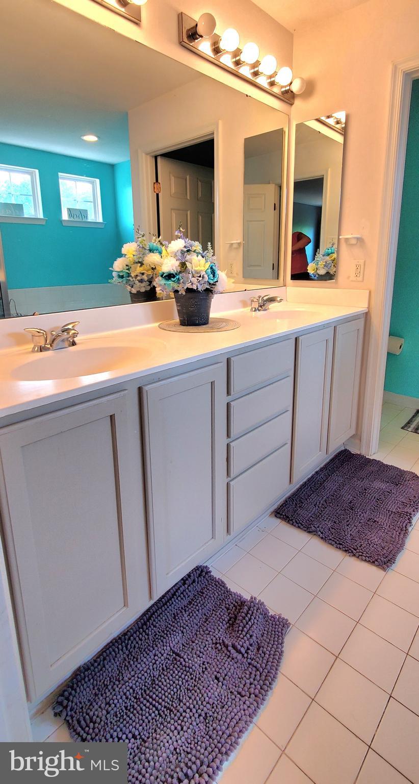 PELHAM MANOR - Residential