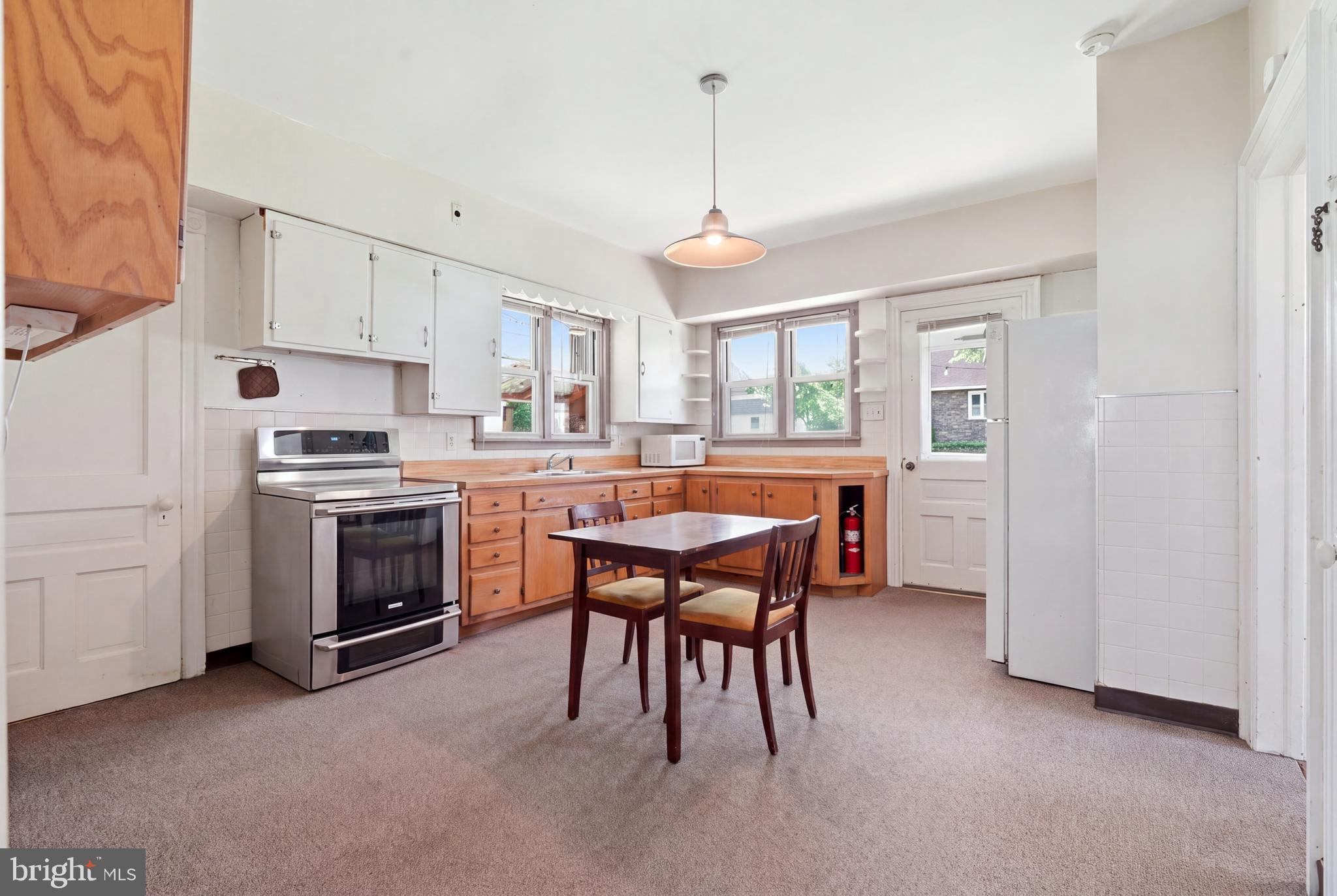2211 MILFORD SQUARE PIKE