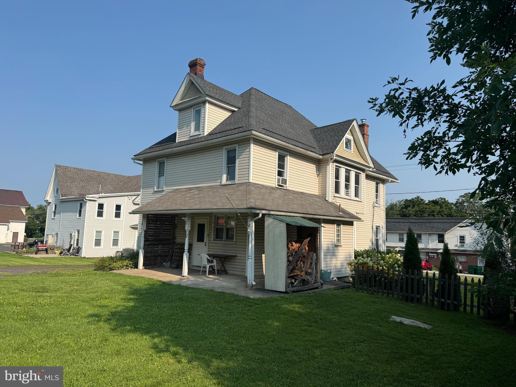 2211 MILFORD SQUARE PIKE